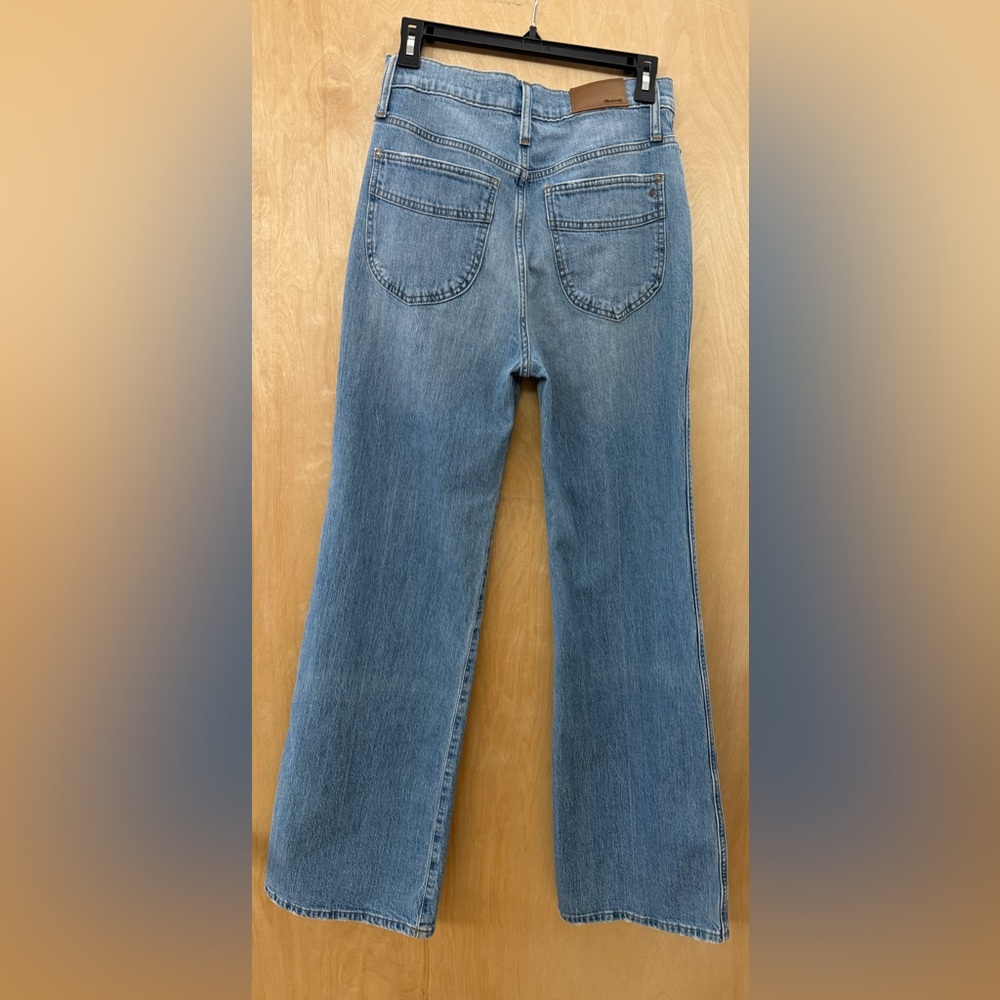 Madewell High-Rise Flare Jeans in Caine Wash - Picture 12 of 16